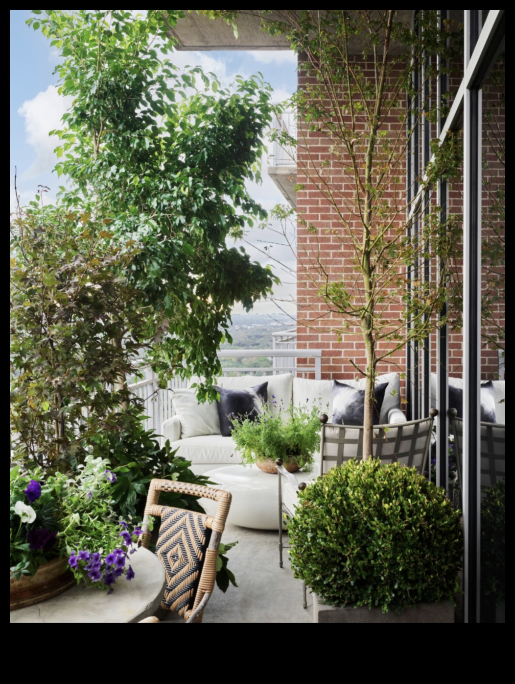 גן עדן בעציץ: רעיונות לגינון מקורה לכל חלל