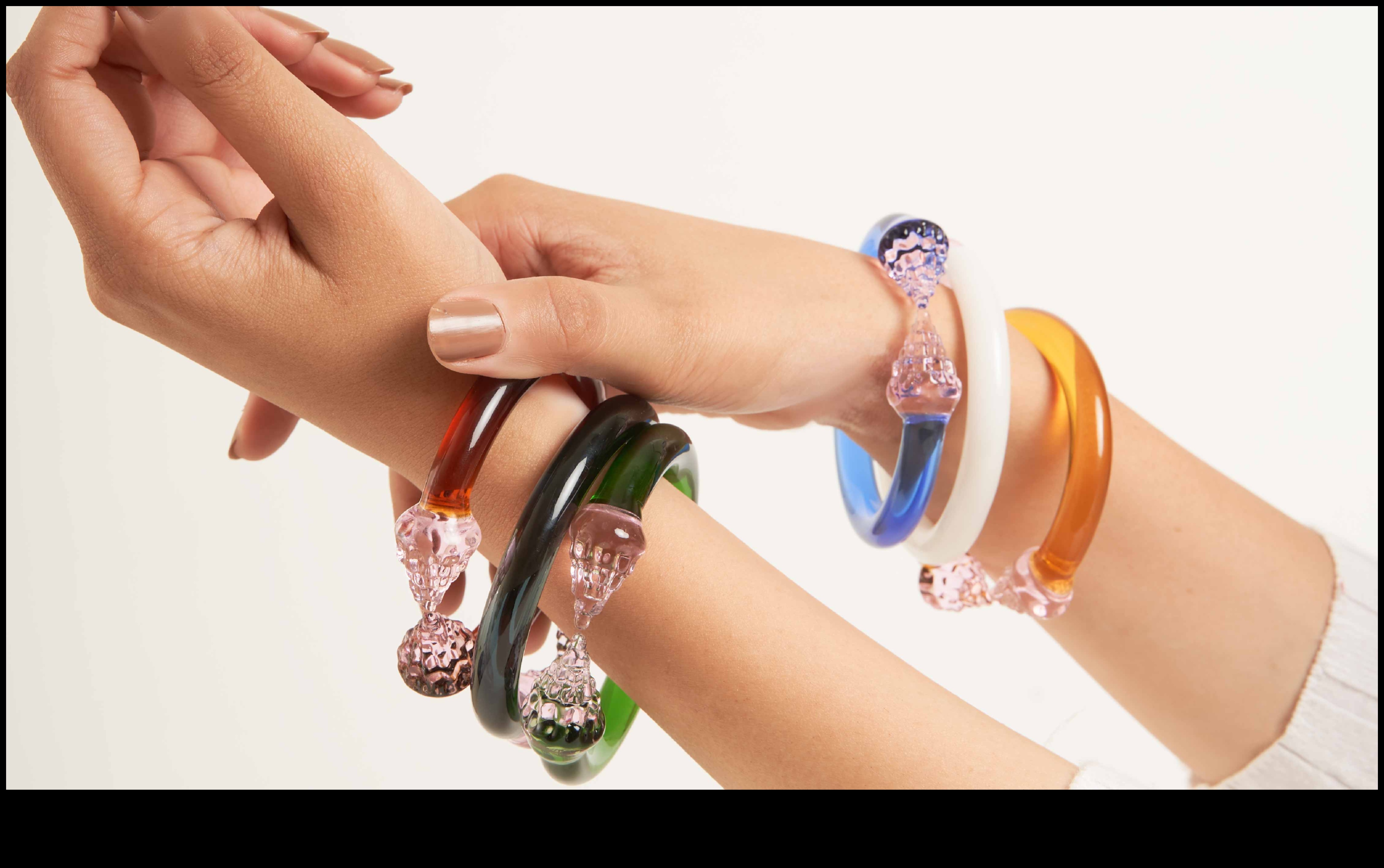 Glamour Unleashed: עטפו את פרק כף היד בסגנונות הצמיד המשובחים ביותר