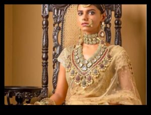 אלגנטיות מלאה: שנה את המראה שלך עם סט התכשיטים המשובחים שלנו