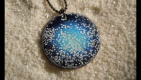 גלקסיה נוצצת: האיר את הצוואר שלך עם הזוהר הכוכבי של השרשראות שלנו