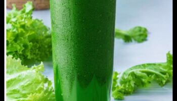 חיוניות נוזלית: הגברת האנרגיה שלך עם מנות יומיות של מיצי ניקוי רעלים