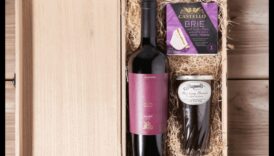 מתנות עשה זאת בעצמך לאוהבי יין וגבינות: זיווגים אלגנטיים ומתחשבים