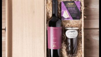 מתנות עשה זאת בעצמך לאוהבי יין וגבינות: זיווגים אלגנטיים ומתחשבים