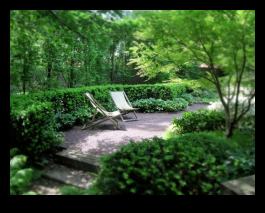 פינות גן: חושפים את השלווה של חללי הקוטג'